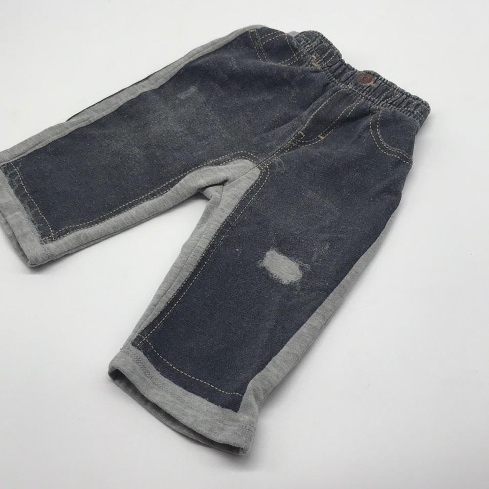 Pack of two pants for 9 months old babies